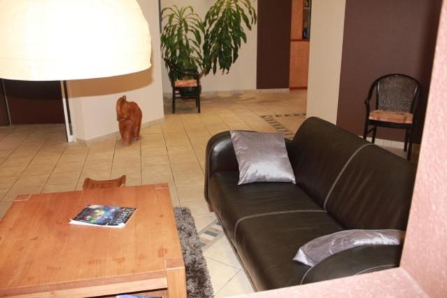 Logis Hotel De France Restaurant Le Lucullus Montmorillon Eksteriør billede