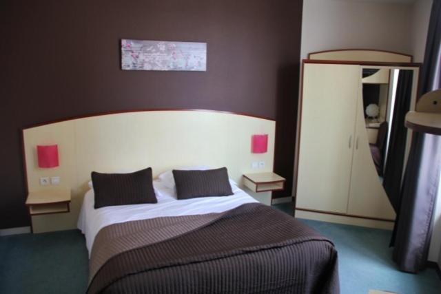 Logis Hotel De France Restaurant Le Lucullus Montmorillon Værelse billede