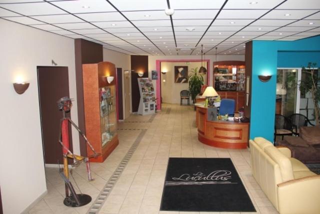 Logis Hotel De France Restaurant Le Lucullus Montmorillon Eksteriør billede